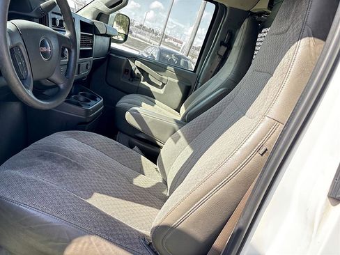 Used 2017 GMC Savana 2500 image 18