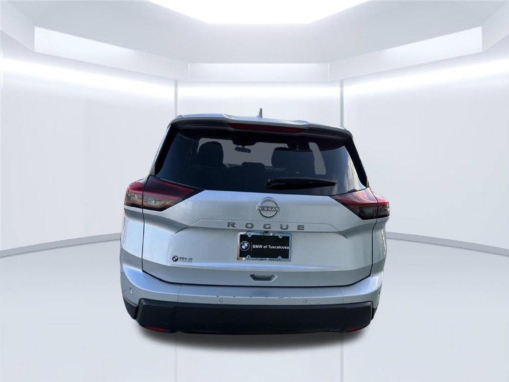 Used 2025 Nissan Rogue SV FWD image 6