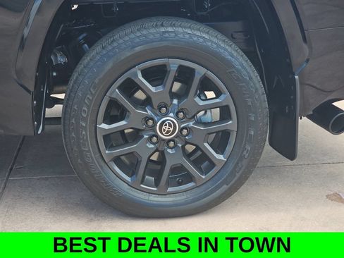 Used 2024 Toyota Tundra Platinum AWD/4WD image 35
