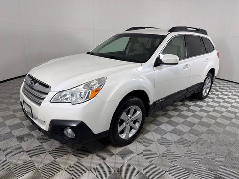 Used 2014 Subaru Outback 2.5i Premium AWD/4WD image 9