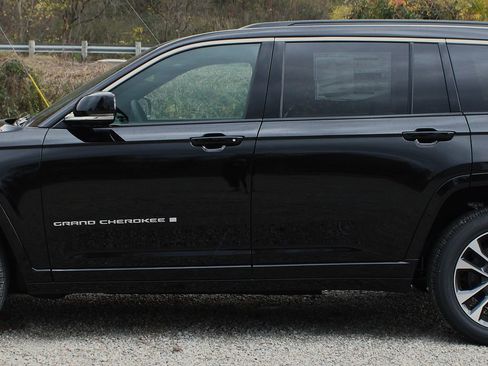 New 2025 Jeep Grand Cherokee L Overland image 8