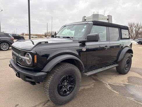 Used 2024 Ford Bronco Wildtrak image 2