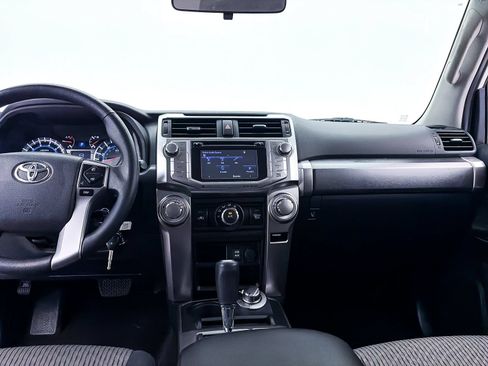 Used 2018 Toyota 4Runner SR5 AWD/4WD image 9