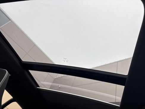 Used 2025 Volvo XC40 B5 Plus image 28