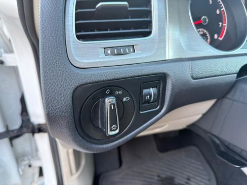 Used 2015 Volkswagen Golf S image 15