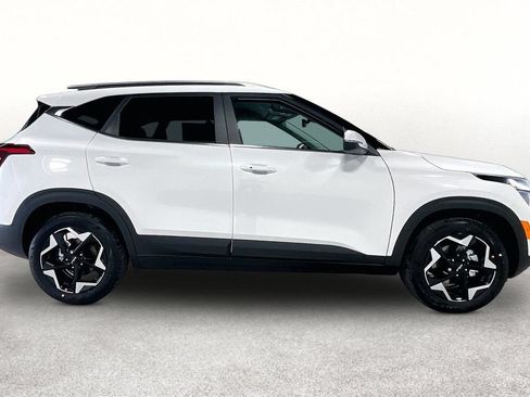 Used 2026 Kia Seltos EX FWD image 8