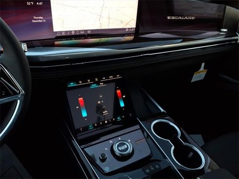 New 2026 Cadillac Escalade Luxury w/ LPO, Radiant Package image 10