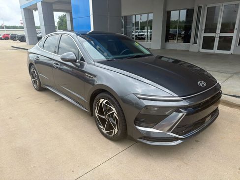 Used 2024 Hyundai Sonata SEL w/ Convenience Package FWD image 8
