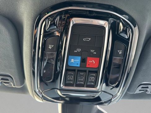 Certified 2024 Jeep Grand Wagoneer Series III w/ Rear Seat Video Group 1 image 34