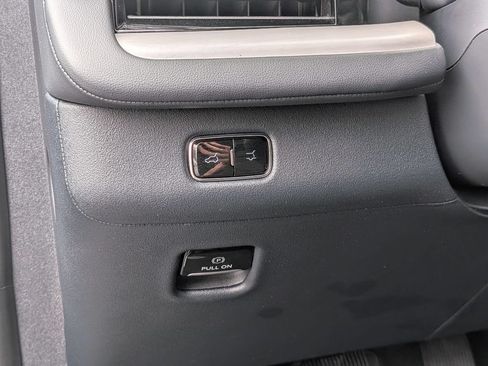 Used 2025 Lincoln Navigator Reserve AWD/4WD image 15