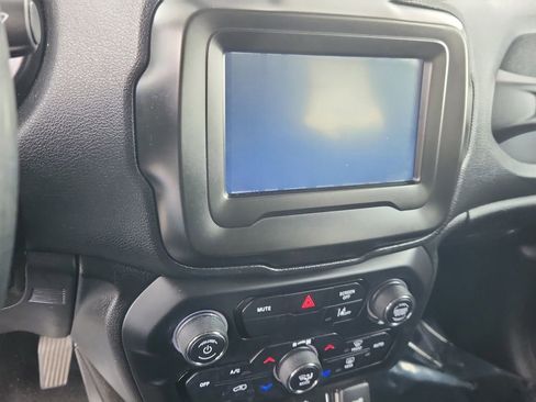 Used 2021 Jeep Renegade Latitude w/ Convenience Group image 25