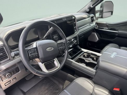 Used 2025 Ford F250 Platinum AWD/4WD image 11