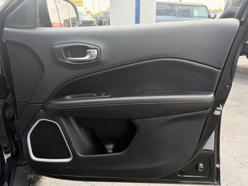 Used 2019 Jeep Compass Latitude w/ Popular Equipment Group AWD/4WD image 34