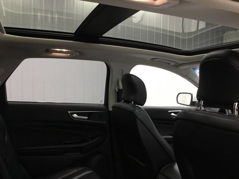 Used 2019 Ford Edge Titanium w/ Equipment Group 301A AWD/4WD image 43