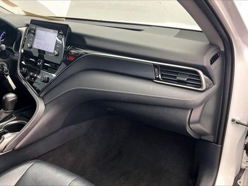 Used 2021 Toyota Camry SE FWD image 16