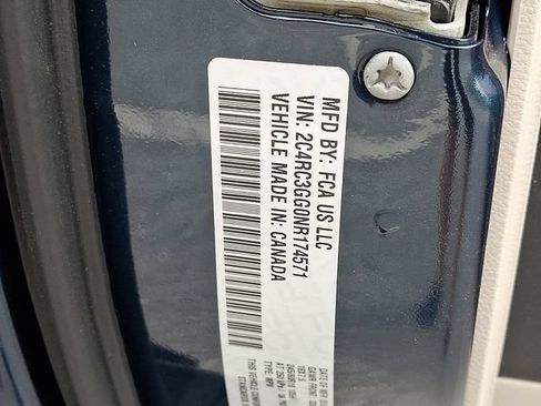 Used 2022 Chrysler Pacifica Limited AWD/4WD image 28