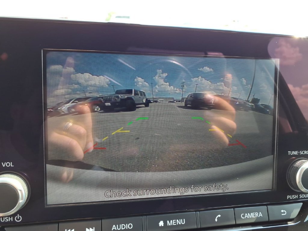 Used 2025 Nissan Pathfinder S AWD/4WD image 10