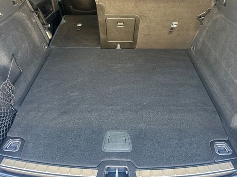 Certified 2023 Volvo XC60 T8 Plus AWD/4WD image 17