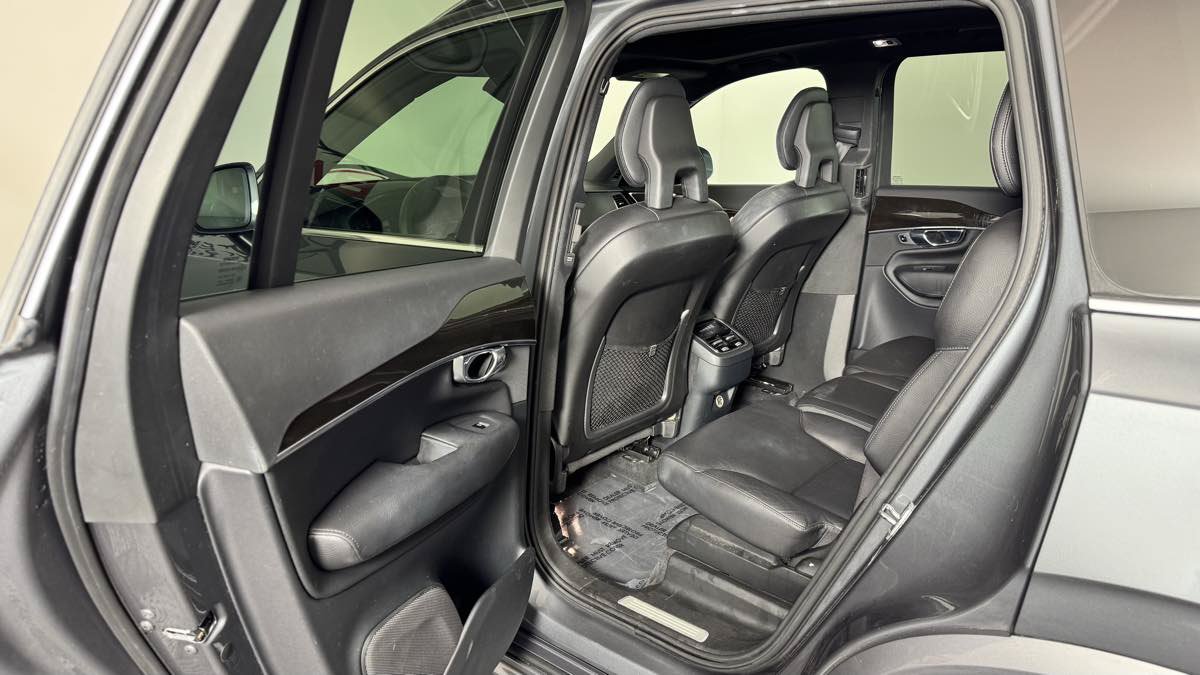 Used 2018 Volvo XC90 T6 Momentum w/ Convenience Package AWD/4WD image 33