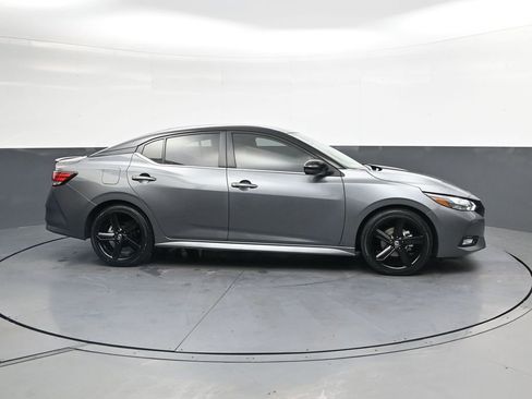 Used 2023 Nissan Sentra SR w/ Midnight Edition Package FWD image 3