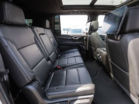 Used 2021 GMC Yukon XL Denali w/ Denali Premium Package AWD/4WD image 60