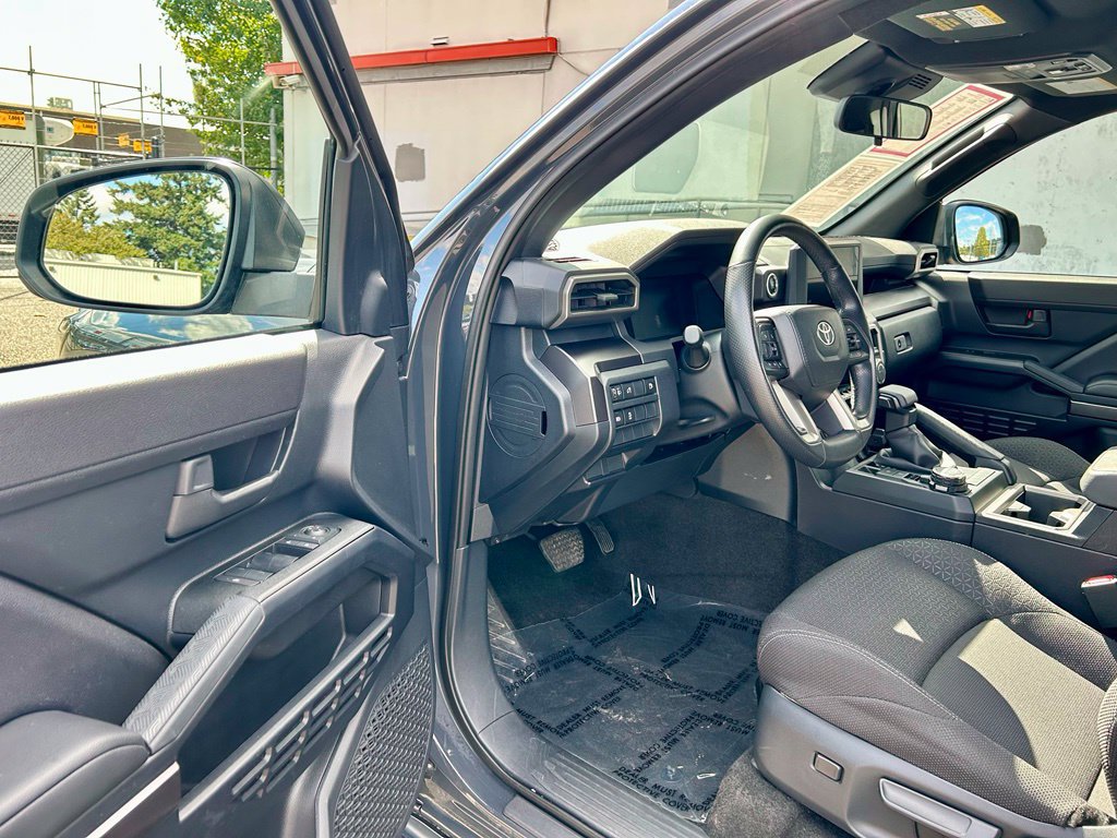 Certified 2025 Toyota 4Runner SR5 AWD/4WD image 9
