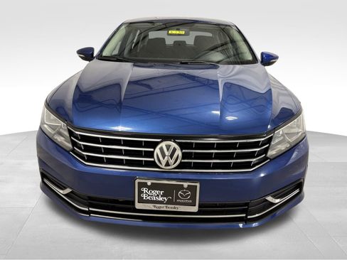 Used 2017 Volkswagen Passat 1.8T S image 2