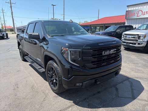 Used 2023 GMC Sierra 1500 Elevation AWD/4WD image 3