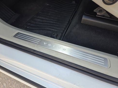 Used 2021 Volvo XC90 T6 Momentum image 41