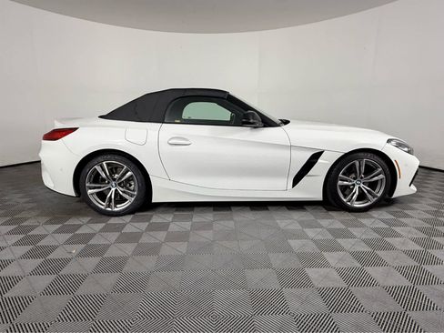 Certified 2022 BMW Z4 sDrive30i w/ Premium Package 2 RWD image 4