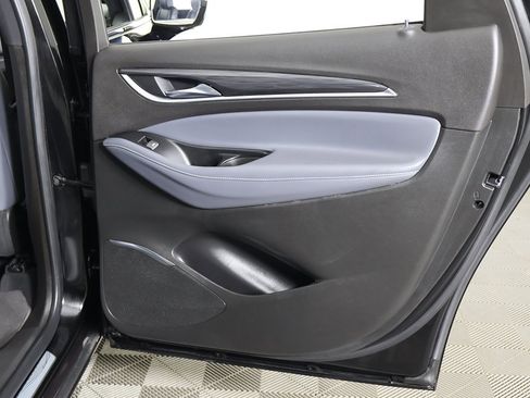 Used 2024 Buick Enclave Premium image 31