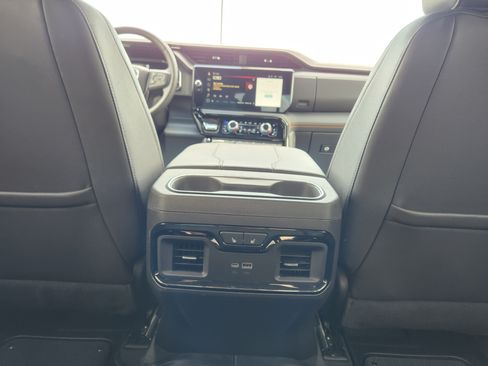 Used 2024 GMC Sierra 1500 AT4 AWD/4WD image 13
