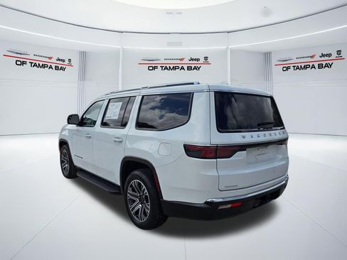 Used 2023 Jeep Wagoneer Series II AWD/4WD image 4