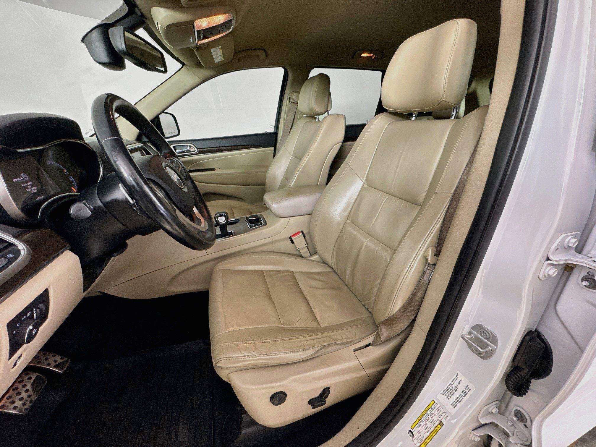 Used 2014 Jeep Grand Cherokee Limited w/ Mopar Chrome Edition Group AWD/4WD image 12