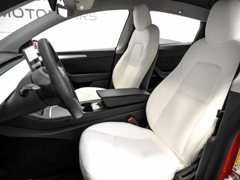 Used 2023 Tesla Model Y AWD image 30
