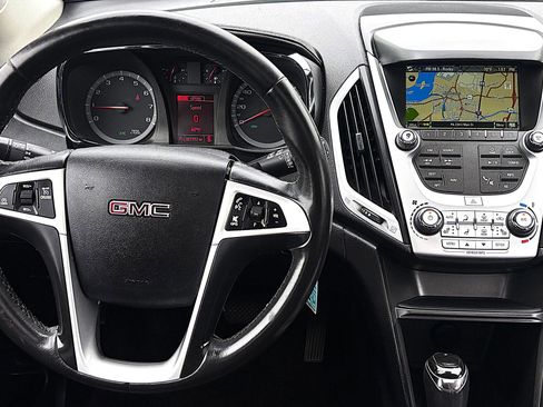 Used 2017 GMC Terrain SLT w/ Open Road Package AWD/4WD image 10