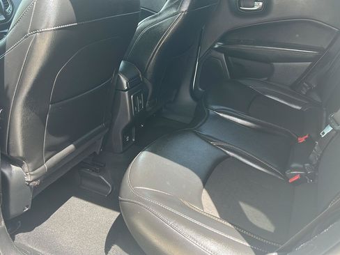Used 2020 Jeep Compass Latitude FWD image 3