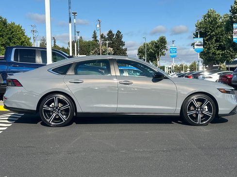 Used 2023 Honda Accord Sport image 8