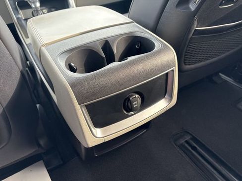 Used 2024 Kia Carnival LX FWD image 28