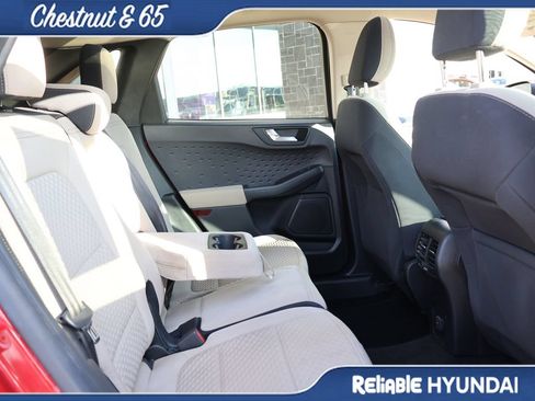 Used 2020 Ford Escape SE FWD image 12