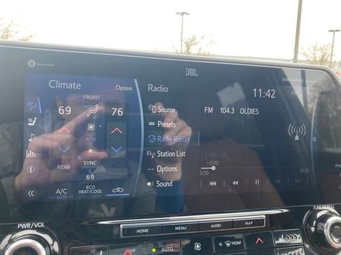 Used 2021 Toyota Highlander Platinum AWD/4WD image 39