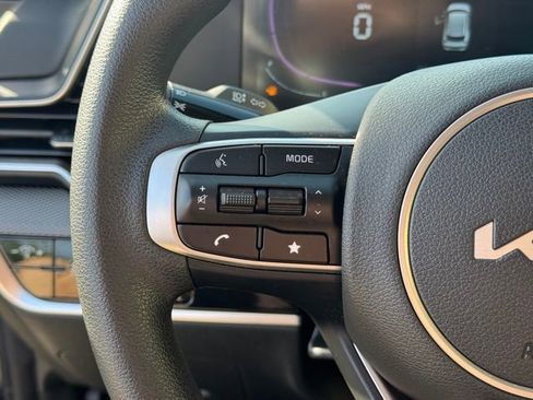 Certified 2025 Kia Sportage LX image 25