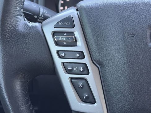 Used 2024 Nissan Titan SV w/ SV Convenience Package image 24