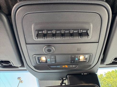Used 2024 Ford Bronco Outer Banks AWD/4WD image 34