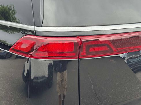 Used 2024 Kia Carnival EX FWD image 9