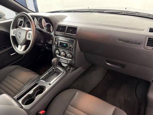 Used 2013 Dodge Challenger SXT RWD image 22