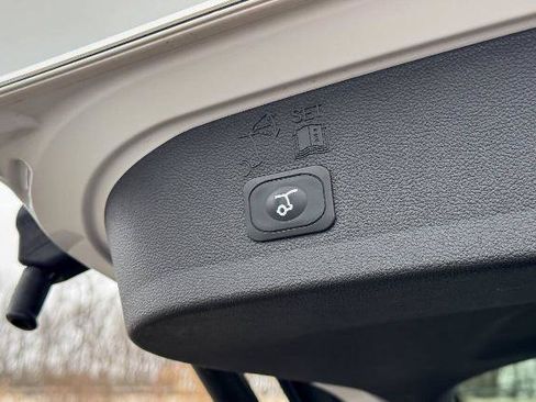 Certified 2017 Ford Escape Titanium image 22