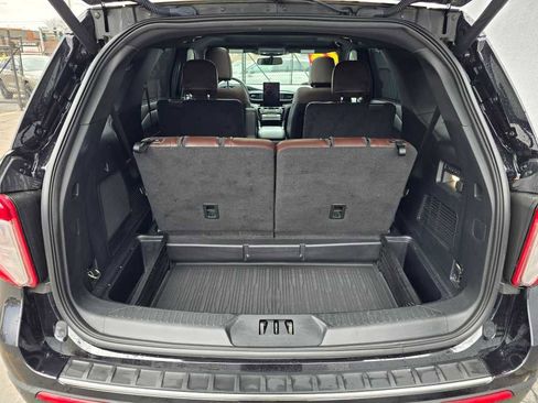 Used 2023 Ford Explorer Platinum w/ Technology Package image 8