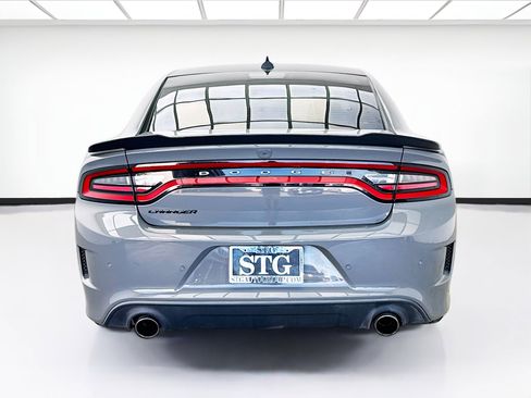 Used 2017 Dodge Charger R/T image 5