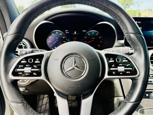 Used 2022 Mercedes-Benz GLC 300 4MATIC w/ AMG Line image 19
